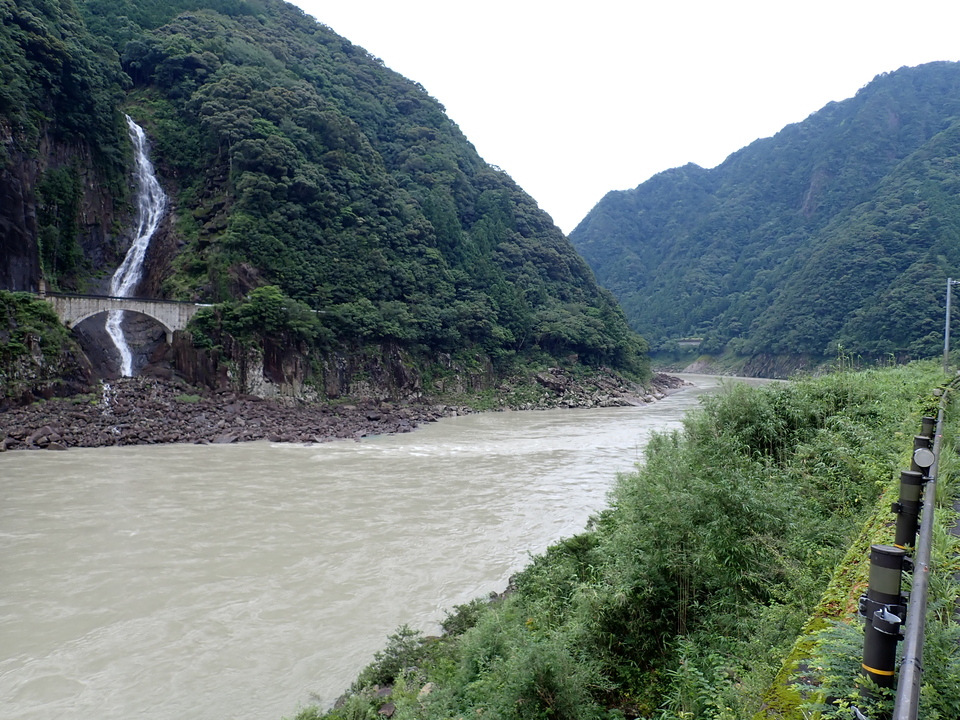 P7125851_mid.jpg