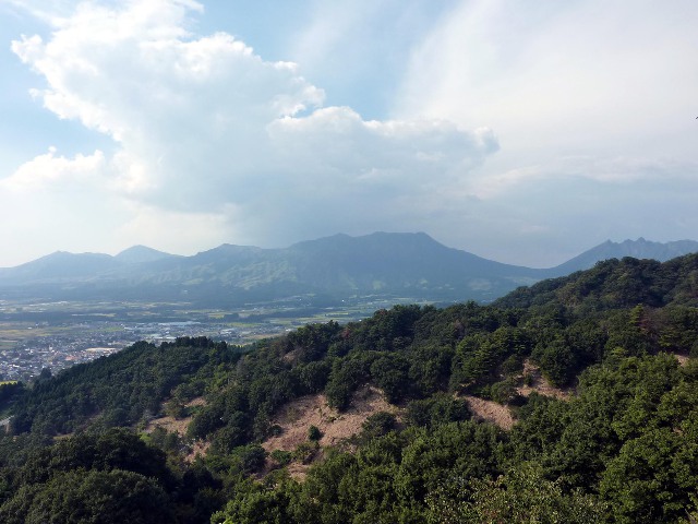 017_Aso_01_mid.jpg