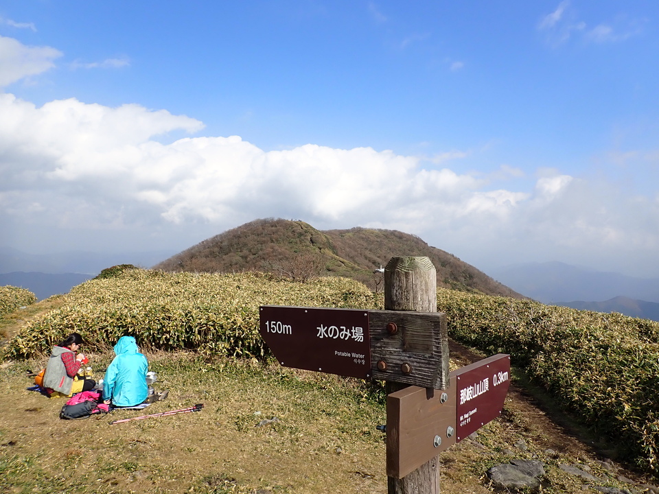 PB087096_mid.jpg