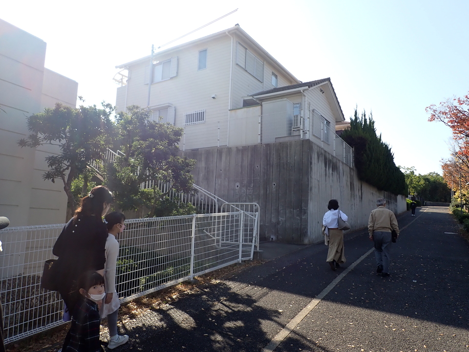 PB122028_mid.jpg