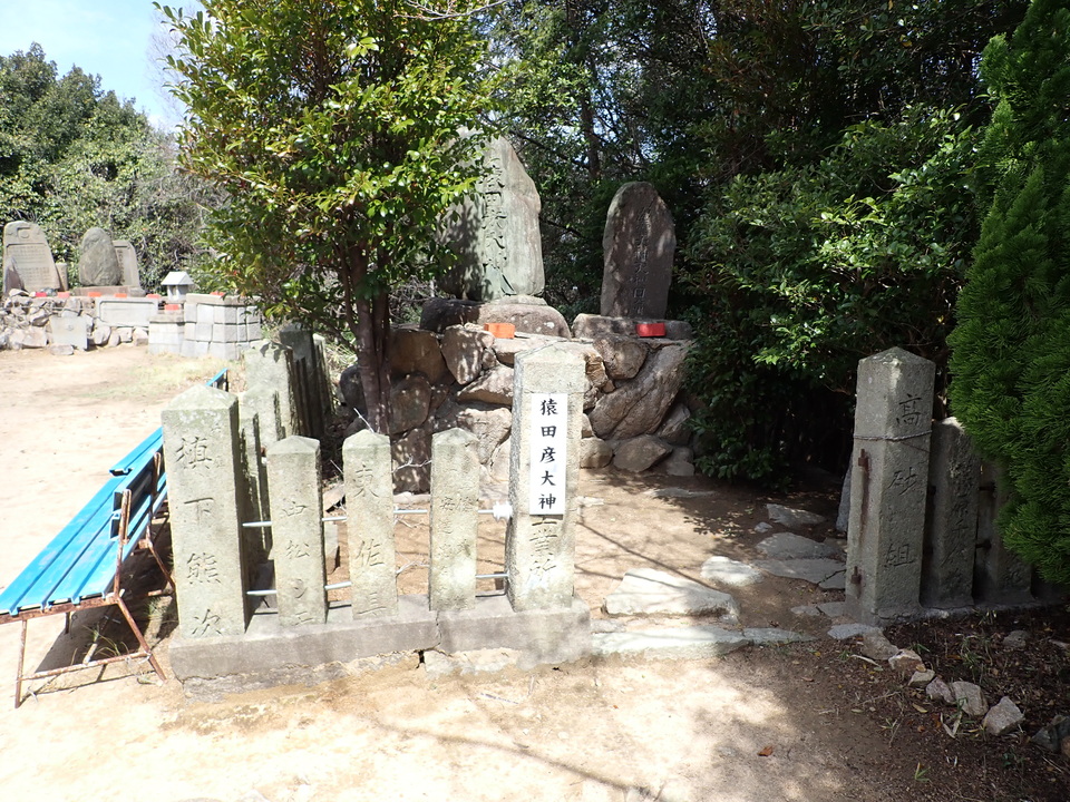 P3290173_mid.jpg